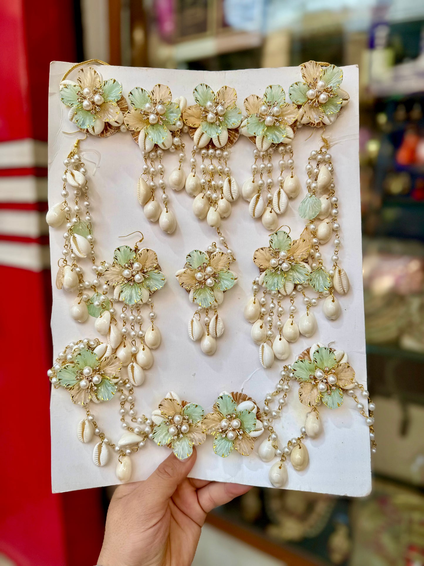 PISTA & PEACH HANDMADE SHELLS JEWELLERY.