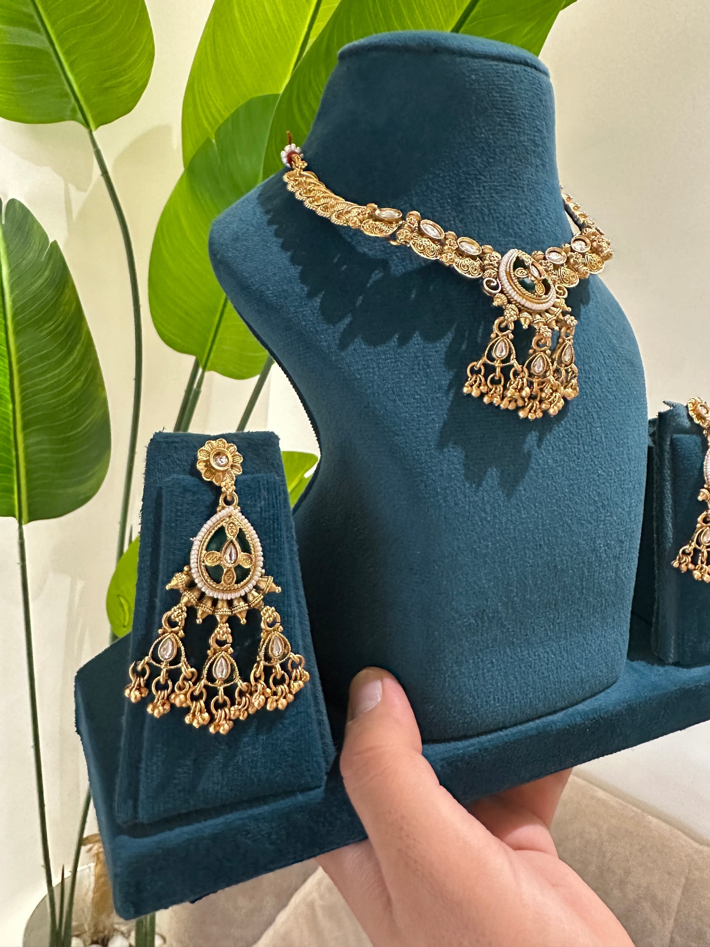 Handcrafted Gold Polish Necklace Set
