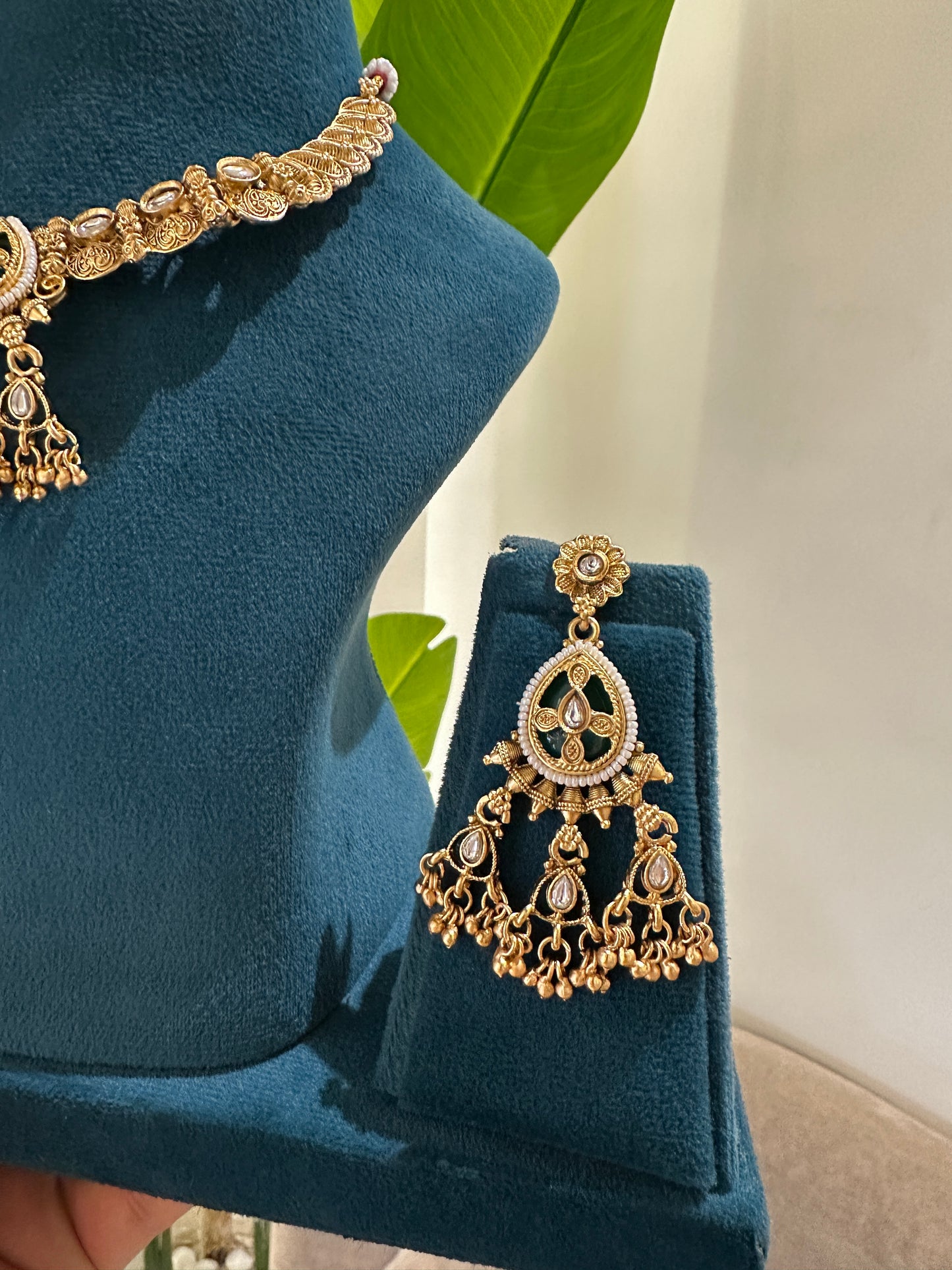 Handcrafted Gold Polish Necklace Set