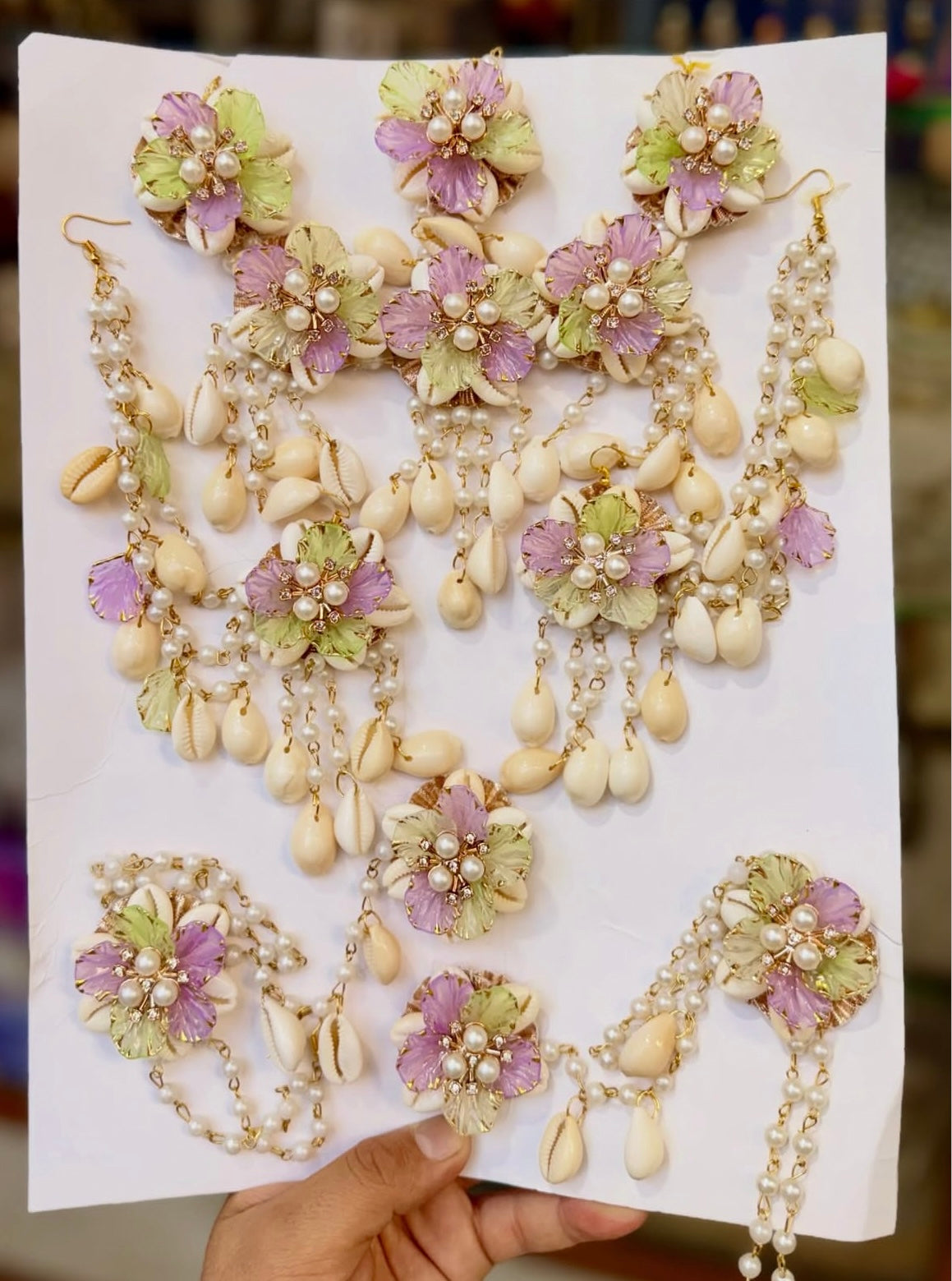 Pista And Levender Shells Jewellery.