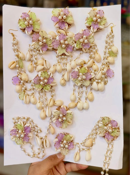 Pista And Levender Shells Jewellery.