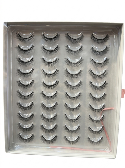 Lashup Luxury 20 Pair Lashes.