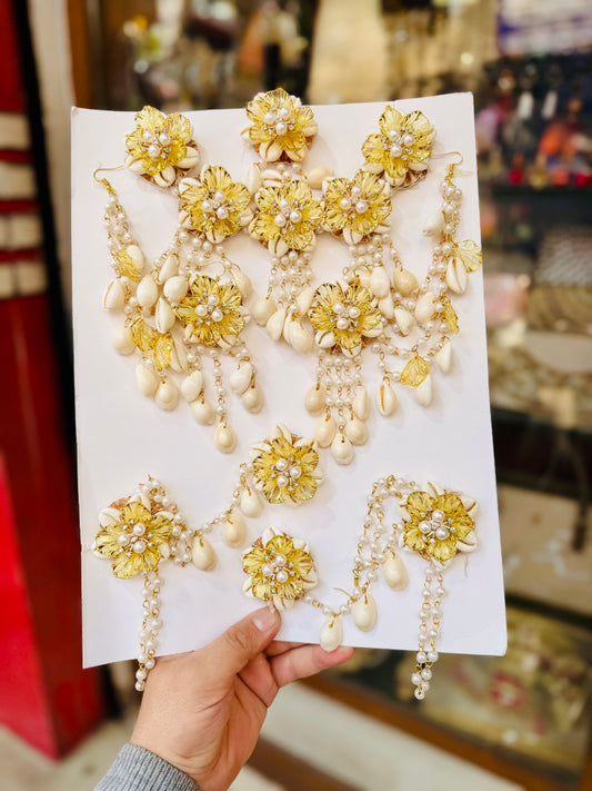 YELLOW HANDMADE SHELLS JEWELLERY